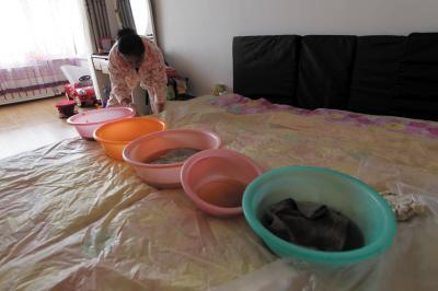 平罗楼上漏水，住户失联，小区没物管，业主维权难！律师来支招……